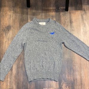 Warm Hollister men’s sweater